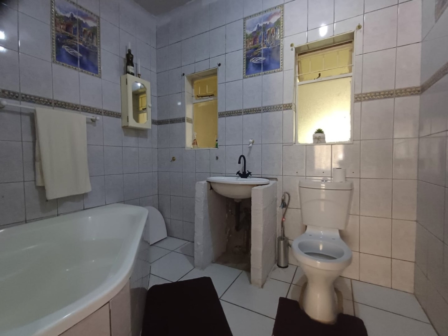 6 Bedroom Property for Sale in Makwassie North West